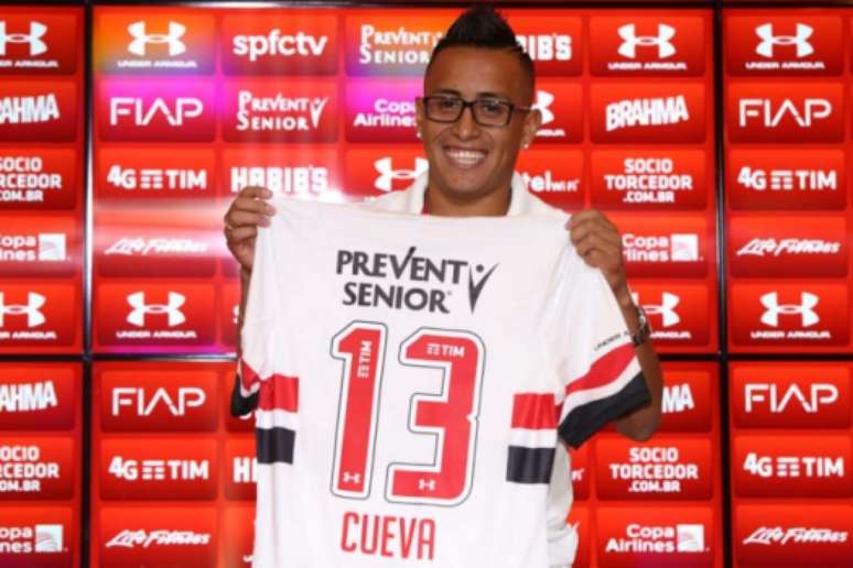 Apresentação de Christian Cueva no São Paulo