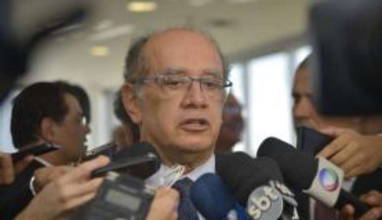 EGilmar Mendes dá entrevista após café da manhã no TSE 