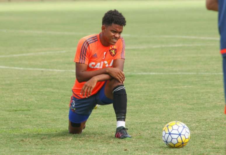 
                        
                        
                    Rithely deve ser um dos desfalques do Sport (Foto: Williams Aguiar/Sport Club Recife)