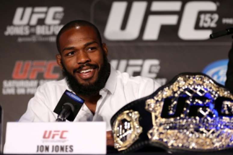 Jon Jones foi o lutador mais jovem da história a conquistar um cinturão do UFC (FOTO: UFC)