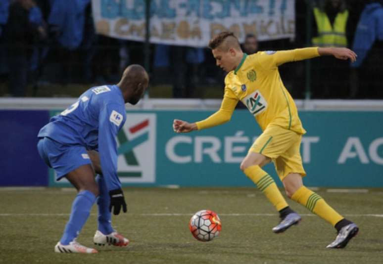 
                        
                        
                    Adryan em ação pelo Nantes (FRA) (Foto: Eliot Blondet / AFP)