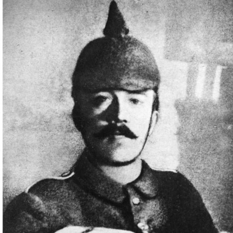 O jovem Hitler foi ferido duas vezes na Batalha do Somme 