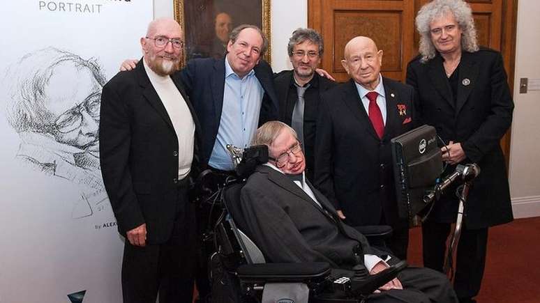 Stephen Hawking participou do festival Starmus, na Espanha, com Kip Thorne, Hans Zimmer, Garik Israelian, Alexei Leonov e Brian May.