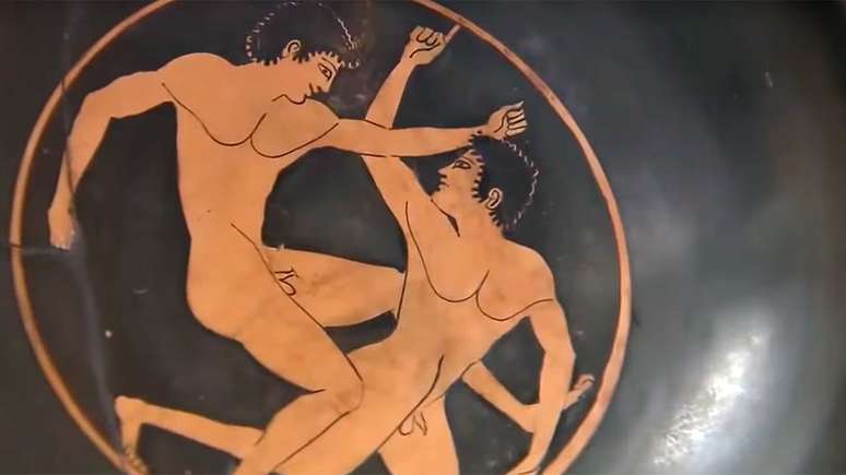 Chamava a aten&ccedil;&atilde;o o destaque aos jogos que eram celebrados no istmo de Corinto a cada dois anos, em homenagem a Poseidon, deus grego do mar