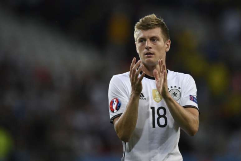 
                        
                        
                    Kroos está disputando a Eurocopa com a seleção alemã, que está nas semifinais (Foto: Martin Bureau / AFP)