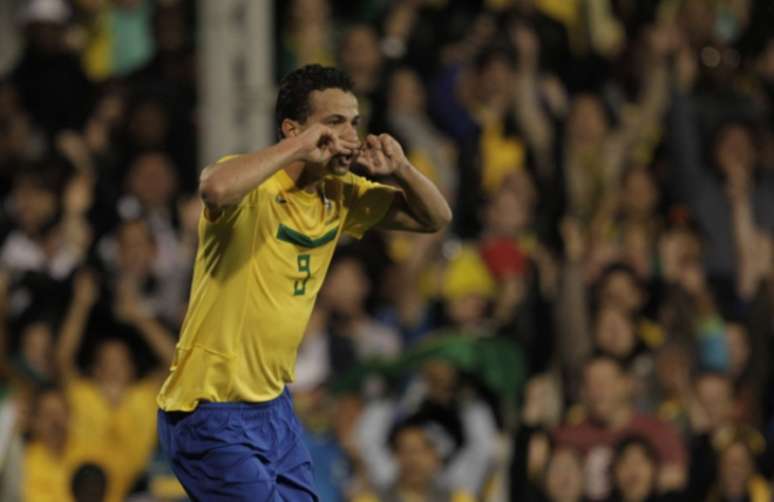 
                        
                        
                    Leandro Damião está retornando ao futebol brasileiro (Foto: Arquivo L!)