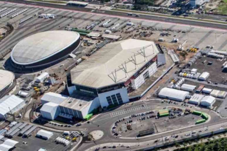 Ao centro, a Arena Rio, palco da ginástica, no Parque Olímpico