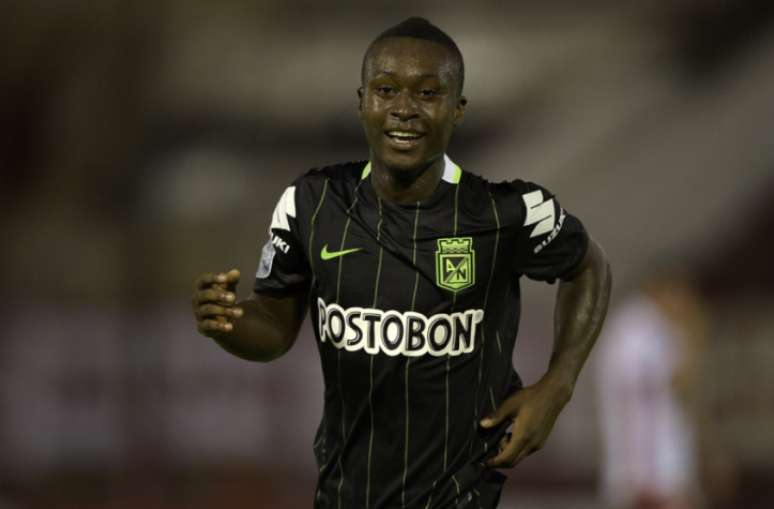 
                        
                        
                    Marlos Moreno é um dos destaques da ótima campanha dos colombianos na Libertadores (foto:JUAN MABROMATA/AFP)