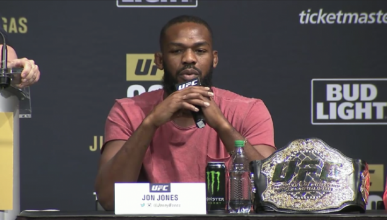 Jon Jones volta ao UFC na edição 200, contra Daniel Cormier (FOTO: Reprodução)