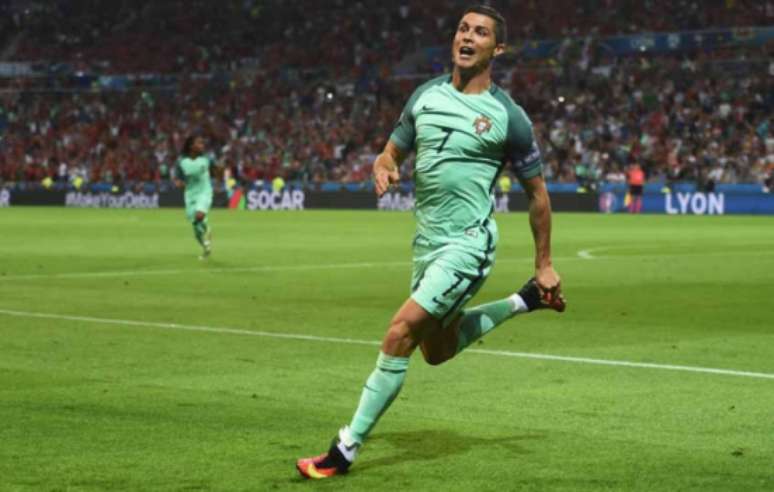 Cristiano Ronaldo, que já superou marcas, pode conseguir feito inédito por Portugal (foto:AFP)