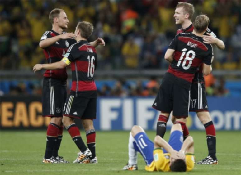 Jogadores da Alemanha comemoram