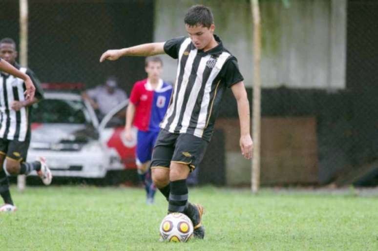 Jean Chera em ação nas categorias de base do Peixe