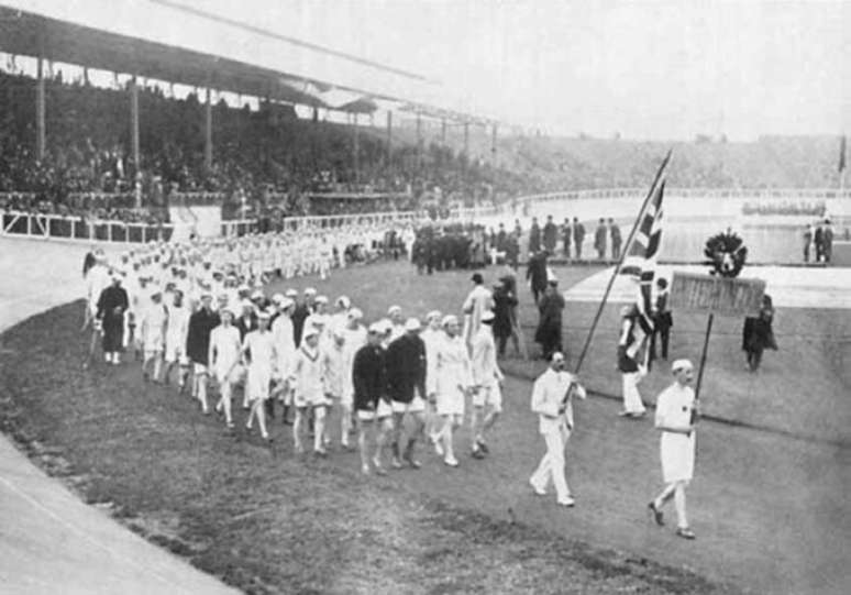 
                        
                        
                    Desfile das delegações feito em 1908 é repetido até hoje (Foto:Reprodução)