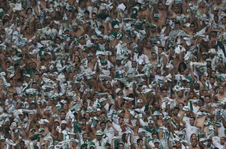 
                        
                        
                    Torcida do Palmeiras deve lotar mais uma vez o Allianz Parque, na terça-feira (Foto: Cesar Greco)