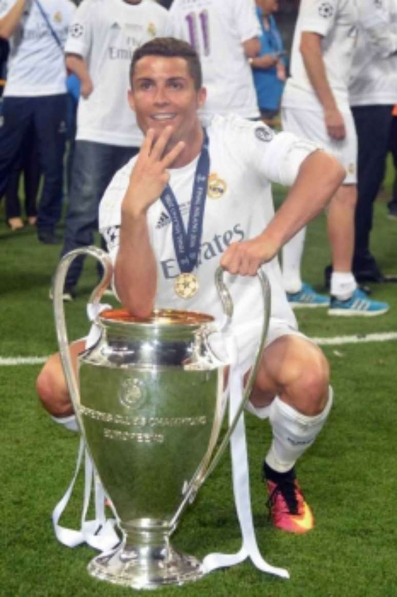 Cristiano Ronaldo foi campeão da Liga dos Campeões da Europa com o Real Madrid e da Eurocopa com a seleção de Portugal em 2016