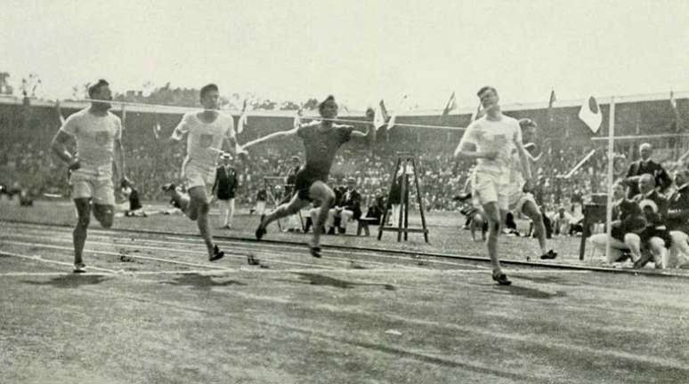
                        
                        
                    Final dos 100m rasos teve polêmica em Estocolmo(Foto: Reprodução)