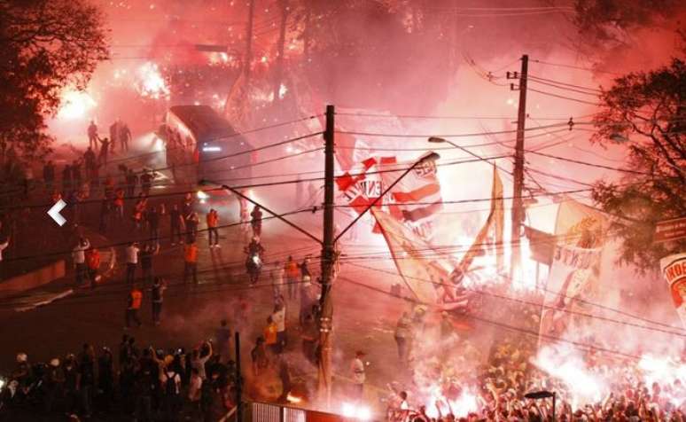 Torcida Independente garante que não participou da confusão com a polícia no fim da partida contra o Atlético Nacional, pela Libertadores