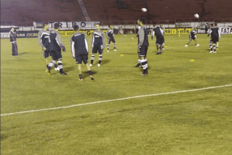 
                        
                        
                    Ceará treina para jogo contra Botafogo-PB(Foto: Divulgação/Instagram)