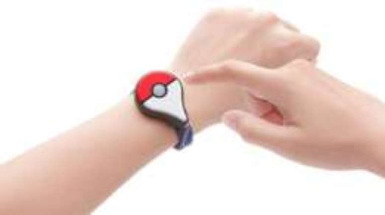 Dispositivo opicional Pok&eacute;mon Go Plus vibra quando h&aacute; um monstrinho por perto
