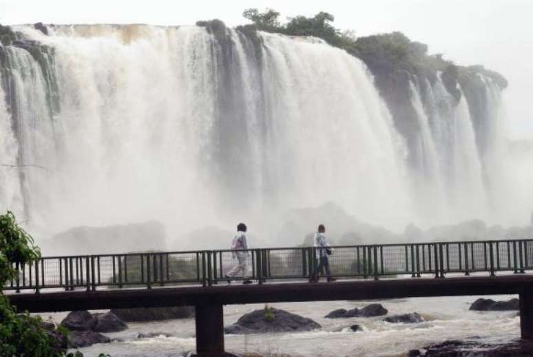 Foz do Iguaçu, no Paraná, é um dos destinos mais procurados por turistas nacionais e estrangeiros  