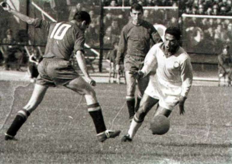 Garrincha estreou em Copas contra a União Soviética, em 62