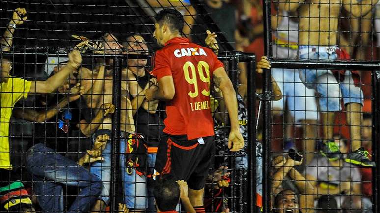 
                        
                        
                    Centroavante se destacou no início de temporada do Sport, mas perdeu espaço (Foto: Aldo Carneiro/LANCE!Press)