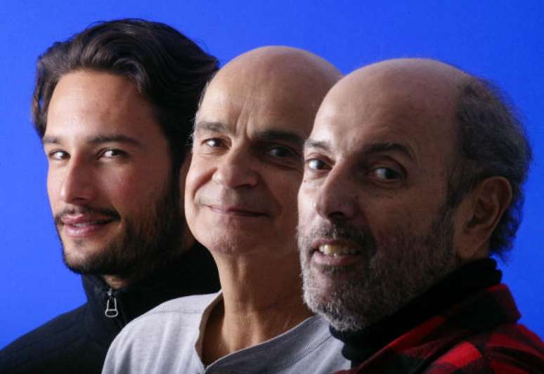 Retrato do ator Rodrigo Santoro, do m&eacute;dico Drauzio Varella e de Hector Babenco, produtor do filme "Carandiru", posam para foto no Sundance Film Festival 2004, em Utah (Estados Unidos).