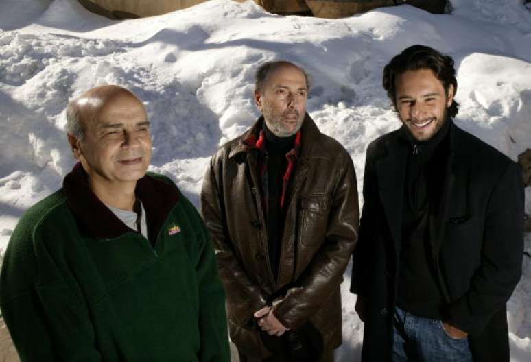 Drauzio Varella, Hector Babenco e Rodrigo Santoro em ensaio fotogr&aacute;fico do filme "Carandiru" no Sundance Film Festival 2004, em Utah (Estados Unidos).
