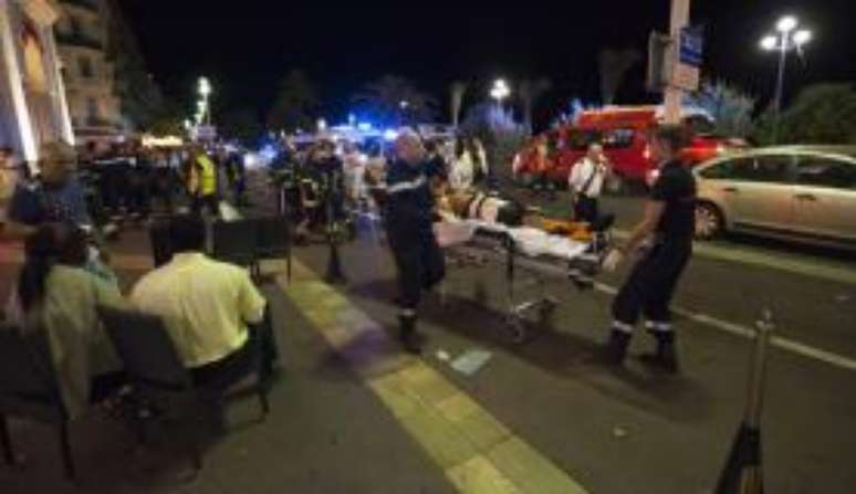 Ataque em Nice deixa ao menos 80 mortos