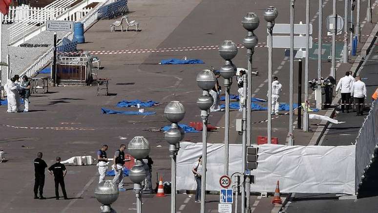 Mais de 80 pessoas morreram na quinta-feira durante um atentado em Nice, na França