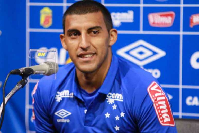 
                        
                        
                    Ábila já pode estrear pelo Cruzeiro (Foto: Dudu Macedo/Fotoarena/Lancepress!)