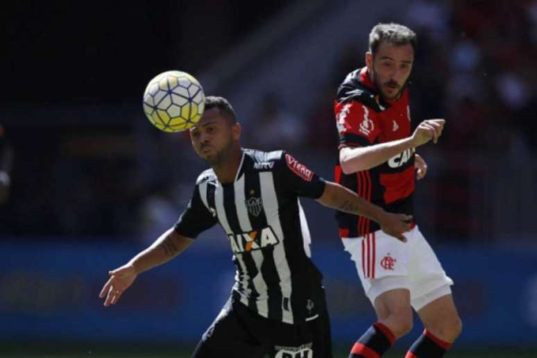 Flamengo fez 157 faltas em 14 jogos, média de 11,2 por partida