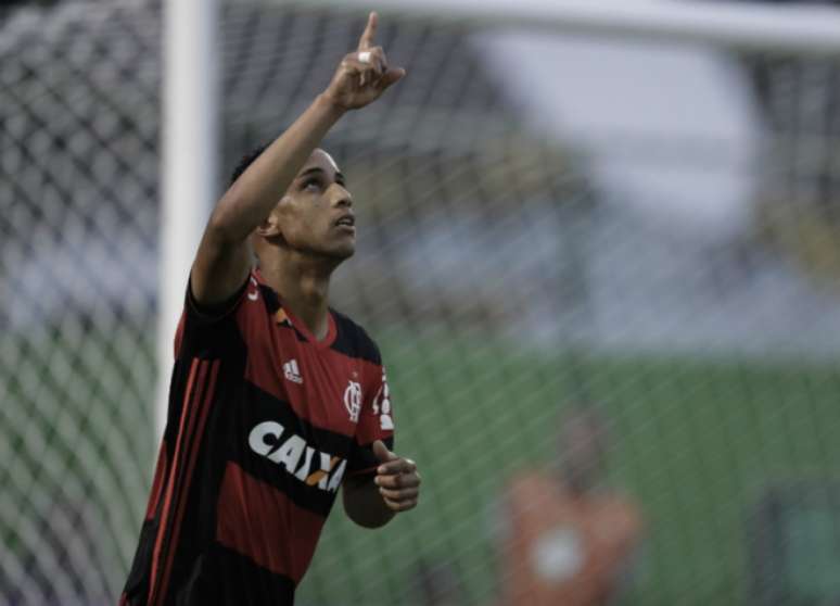 
                        
                        
                    Jorge comemora seu gol pelo Flamengo sobre o Botafogo (Jorge Rodrigues/Eleven/Lancepress!)