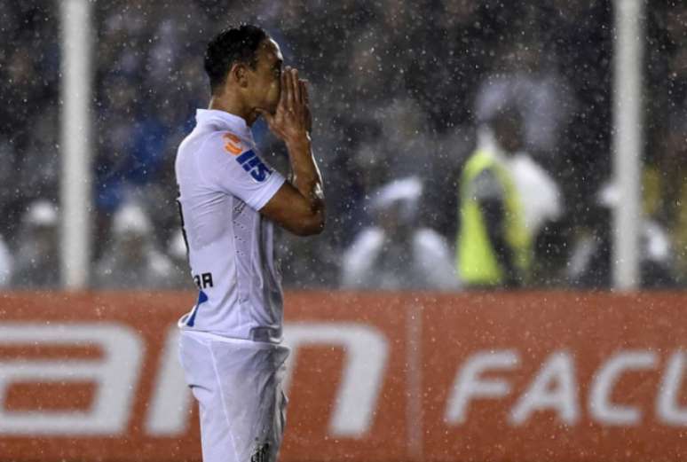 
                        
                        
                    Ricardo Oliveira não gostou de algumas atitudes de Gabriel durante o jogo (Foto: Ivan Storti/Lancepress!)