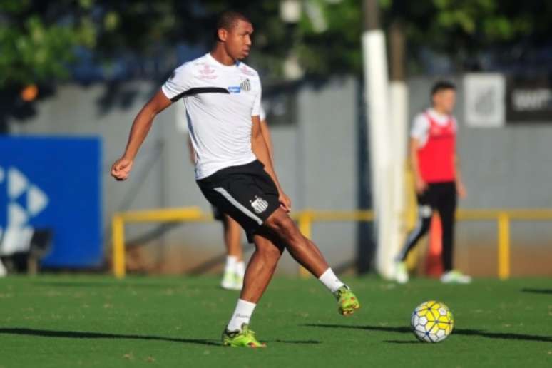 Rodrigão já marcou três gols em seis jogos pelo Santos