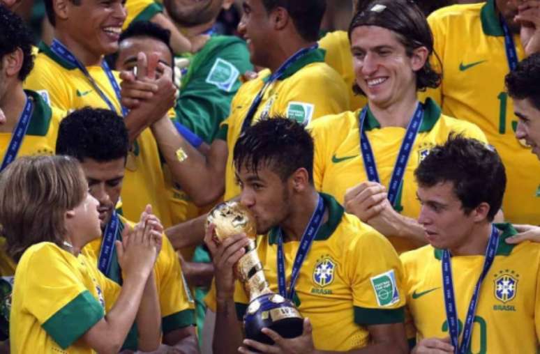 Neymar campeão da Copa das Confederações em 2013