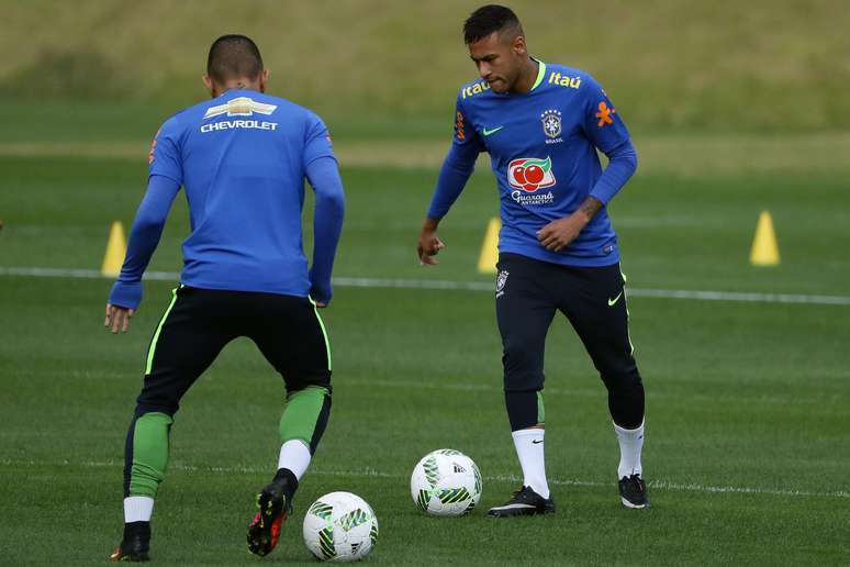 Neymar, jogador da Seleção Brasileira Olímpica de futebol, durante treino na Granja Comary