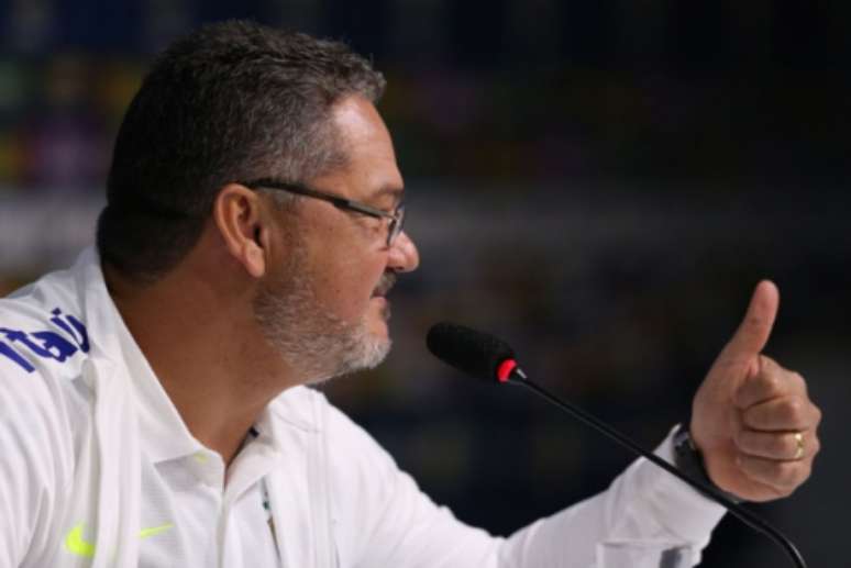 Rogério Micale concedeu entrevista coletiva