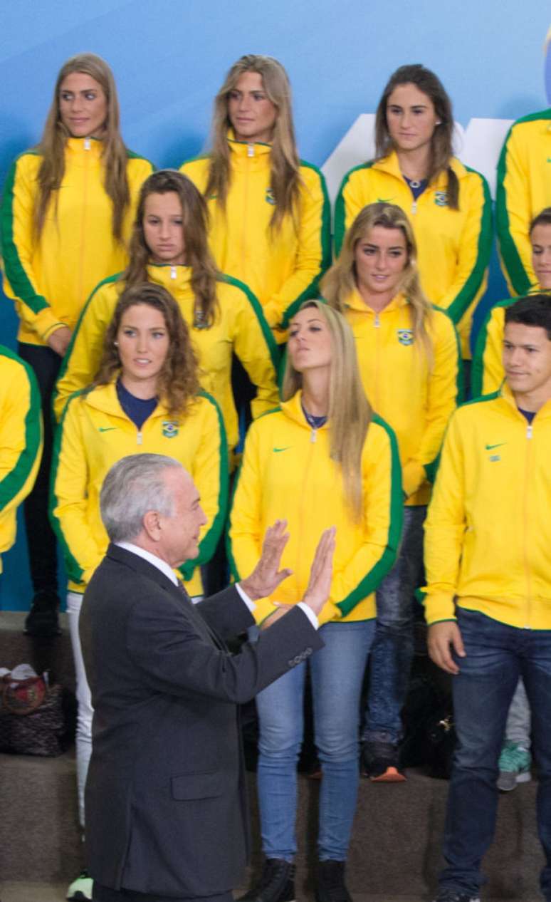 Michel Temer se reúne com atletas da delegação olímpica brasileira para os Jogos Rio 2016