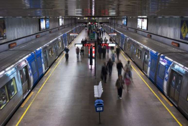 Trens do Metrô do Rio de Janeiro voltaram a circular após queda de energia    