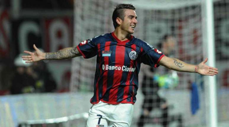 Buffarini comemora gol com a camisa do San Lorenzo (Foto: San Lorenzo/Divulgação)