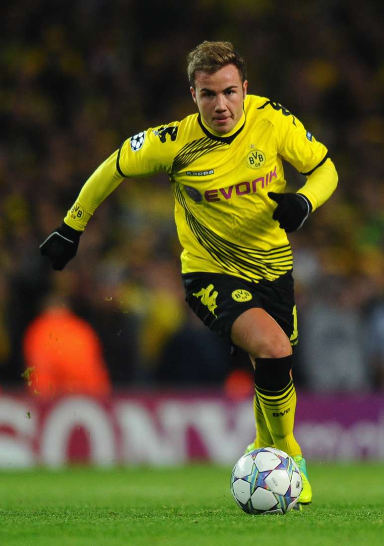 Götze volta ao Borussia Dortmundo três anos após deixar o time e ir para o arqui-rival Bayern de Munique, onde não conseguiu se manter no time titular