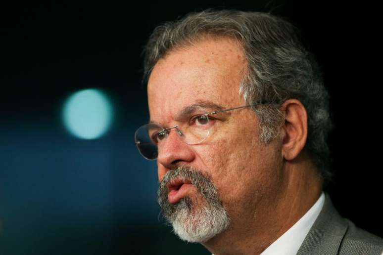 O ministro da Defesa, Raul Jungmann, diz que grupo suspeito de preparar atos terroristas no Brasil é amador