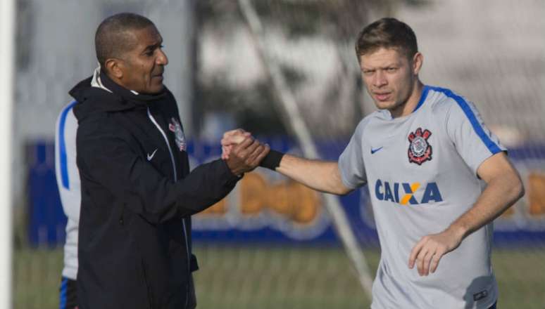 Técnico e meia tiveram conversa recente. Na ocasião, Marlone decidiu ficar (Foto: Daniel Augusto Jr)