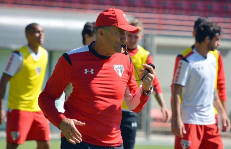 O técnico Edgardo Bauza, em treino do São Paulo no CT (Foto: Érico Leonan/saopaulofc.net)