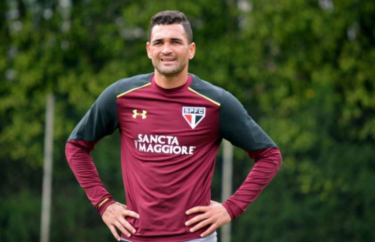 Atacante Gilberto em treino pelo São Paulo nesta semana (Foto: Érico Leonan/saopaulofc.net)