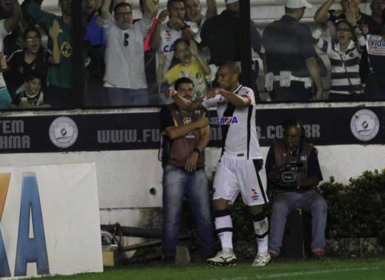 Rodrigo comemora o gol marcado em São Januário (Foto: Paulo Sergio)