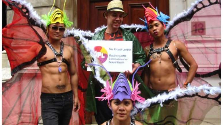 Especialista em saúde sexual, o brasileiro José Resinente dá apoio psicológico a soropositivos em Londres
