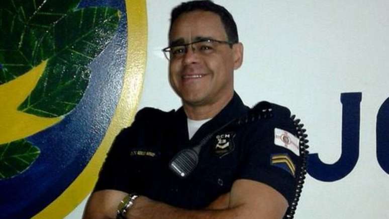 Marcos de Moraes: "sempre queria ser o mocinho nas brincadeiras de polícia e bandido" 