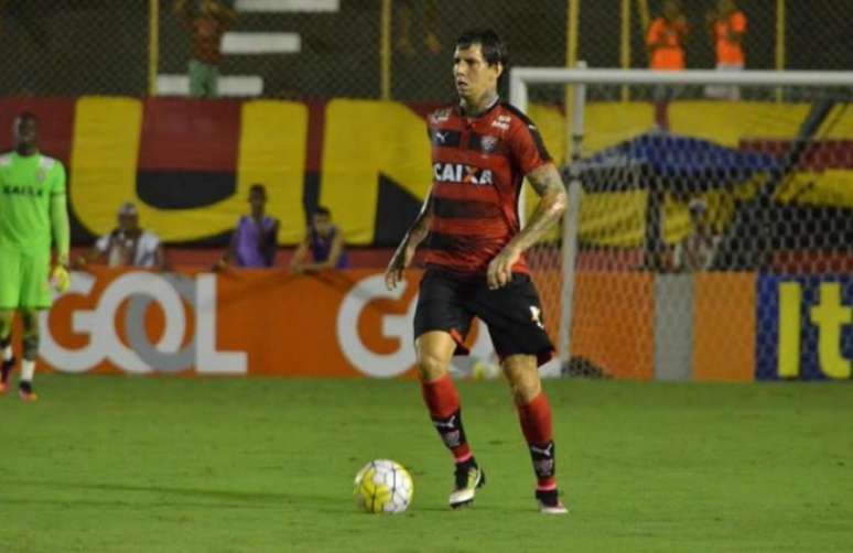 Victor Ramos durante jogo do Vitória (Foto: Divulgação / EC Vitória)